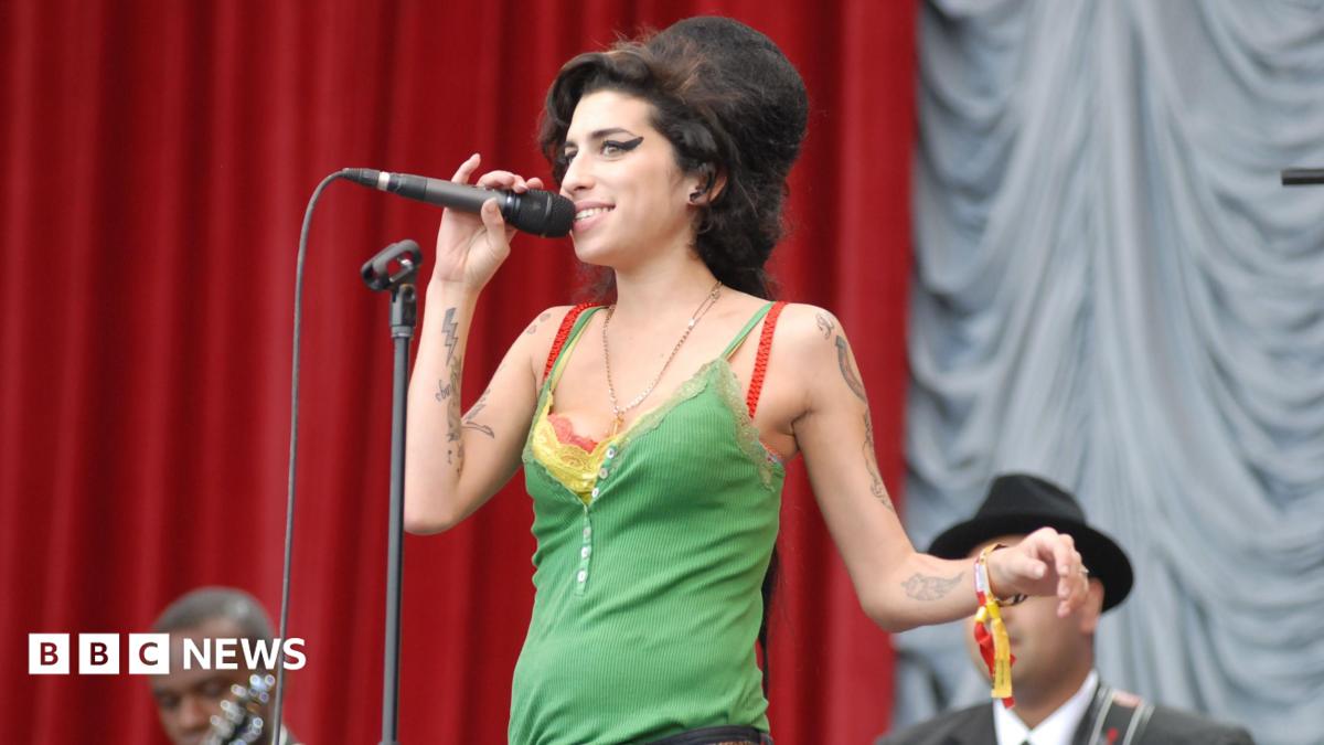 Amy Winehouse’s dad ordered to pay £1m by court