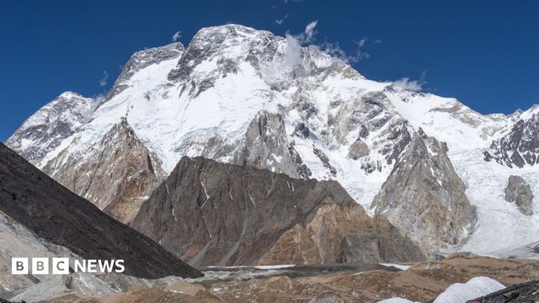 Body of US climber the latest recovered after Pakistan avalanche