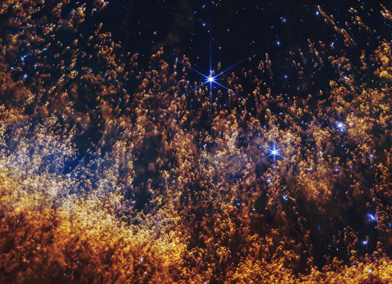 APOD: August 4, 2026 – Curious Cometary Knots in the Helix Nebula