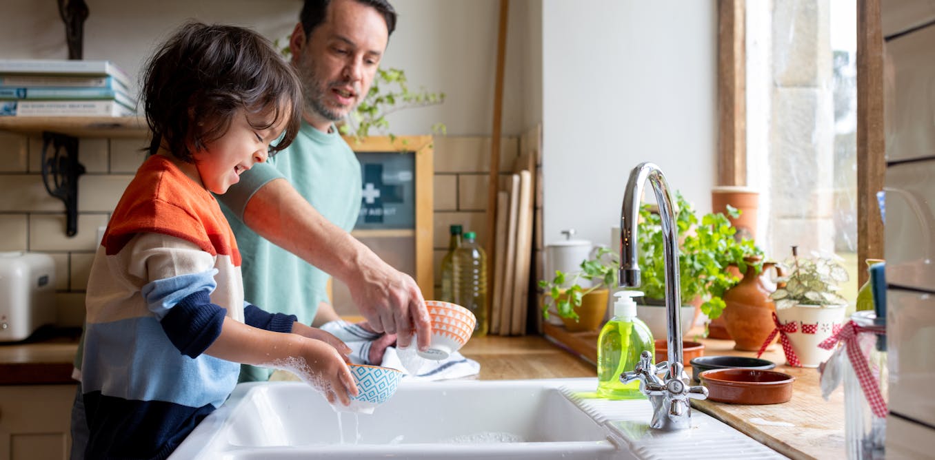 Chores or no chores? The economic psychology of giving kids pocket money