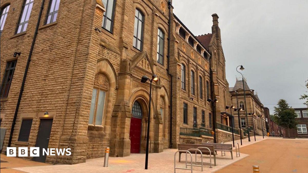 Council with no leader faces government takeover