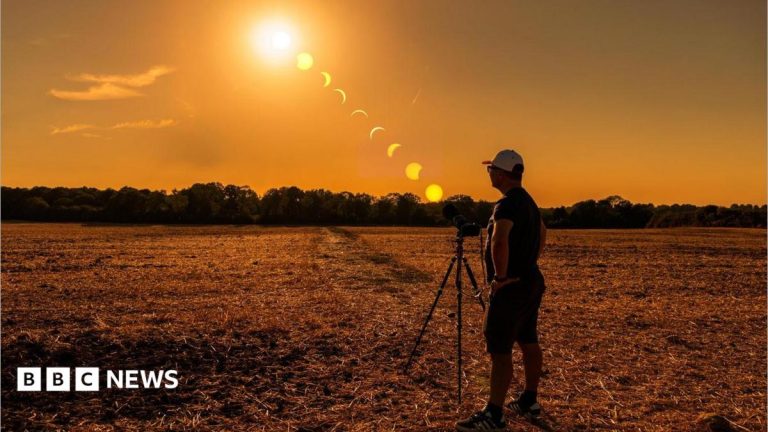 Crowds reflect on watching ‘incredible’ eclipse