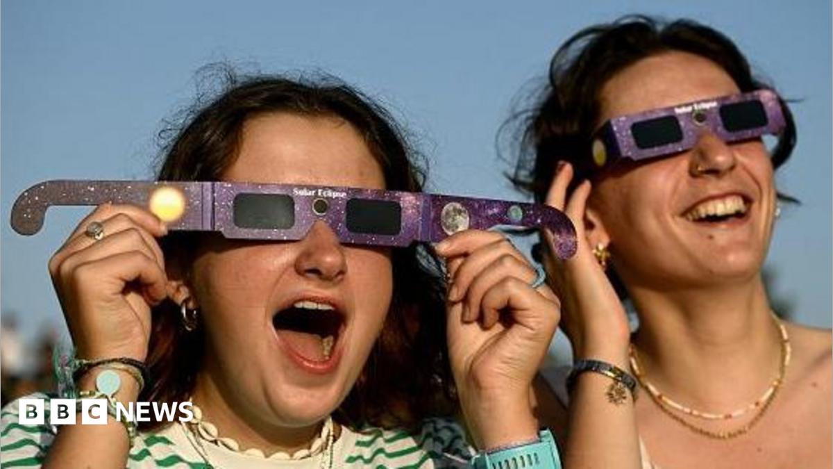 Eclipse warning: The key signs you may have damaged your eyes
