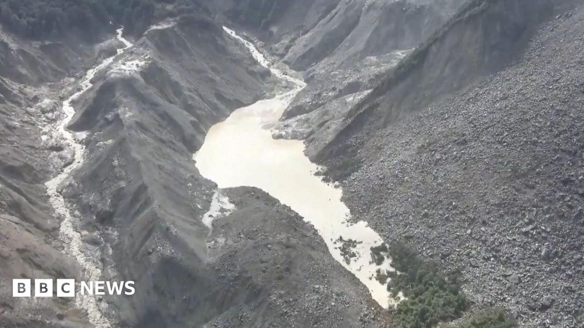 ‘High risk’ of lake breaching and causing second flood, warns China