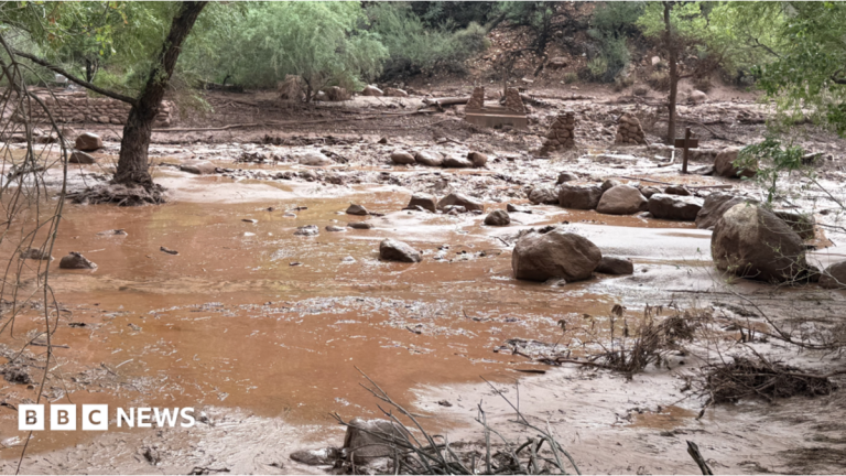 Hikers feared missing after flash flooding hits Grand Canyon