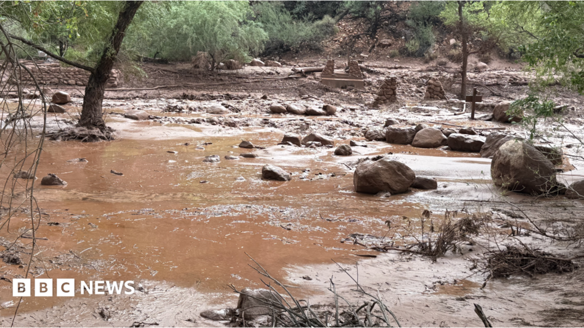 Hikers feared missing after flash flooding hits Grand Canyon