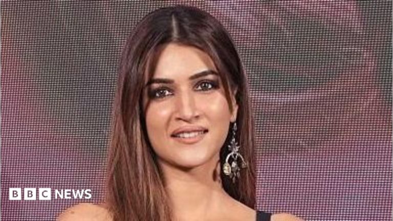 Indian jewellery ad pulled after backlash over actor’s outfit