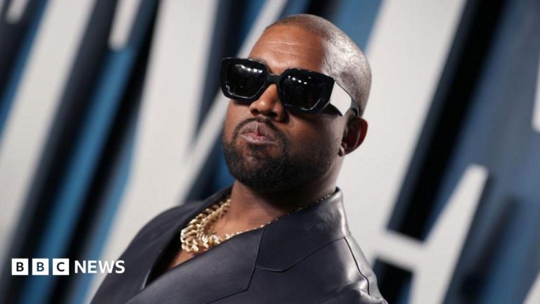 Kanye West announces tour dates in Russia