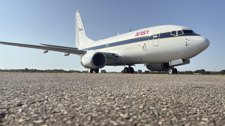 NASA’s 737 Reveals New Paint