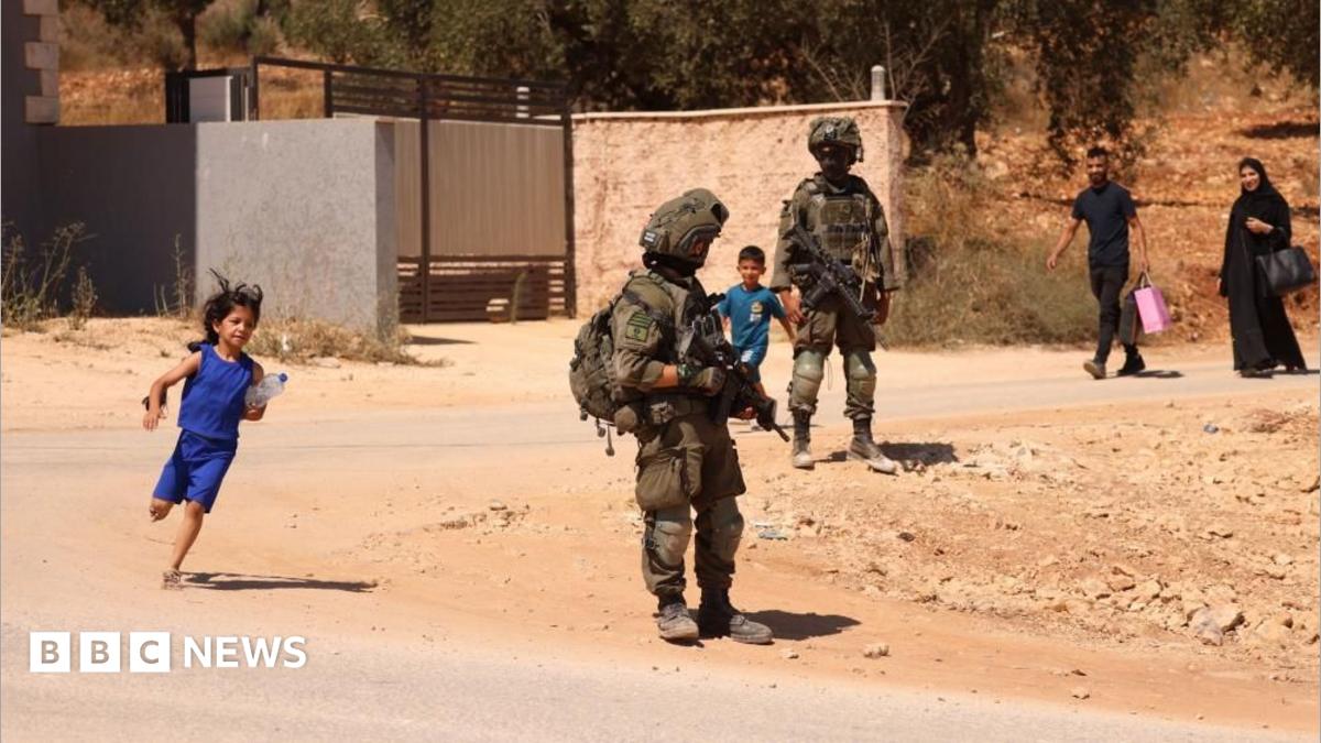 Palestinians told to leave homes in village where Israeli settlers besieged houses