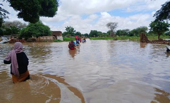 Sudan war: 200,000 newly displaced as fighting and floods intensify