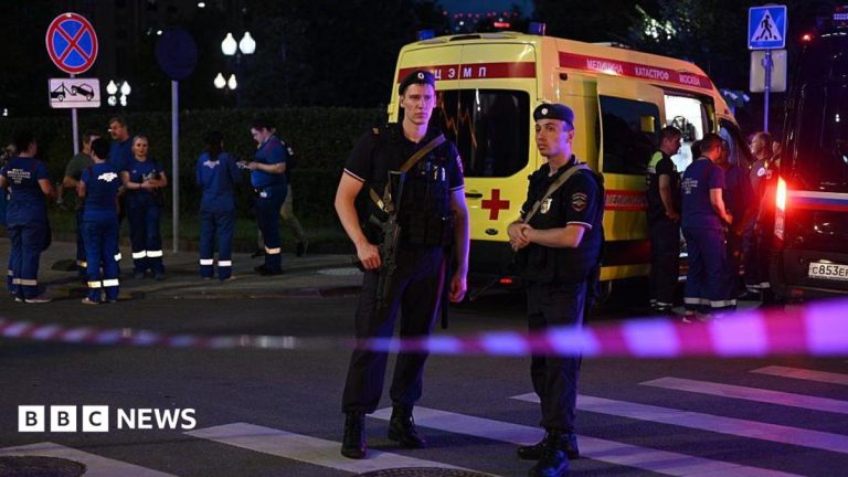 Three killed in Moscow restaurant bombing