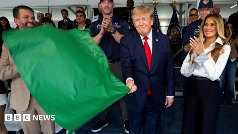 Trump waves green flag kicking off high-speed IndyCar race through Washington