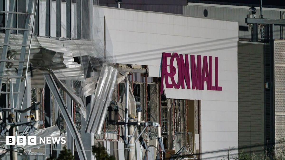 Two workers killed in blast after re-entering quake-hit Japan mall on boss’ order