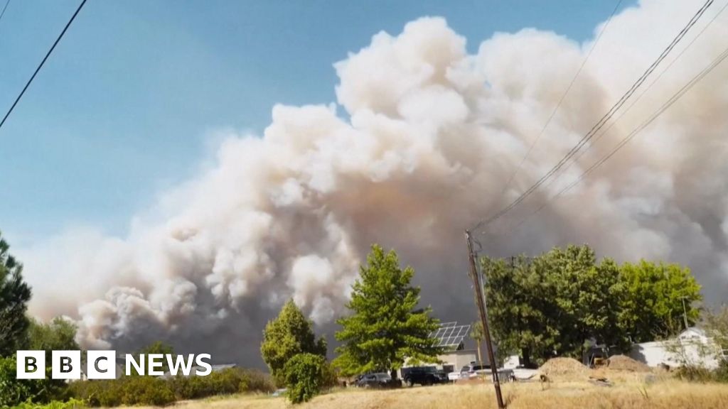 Wildfires scorch Washington state as thousands evacuated and emergency declared