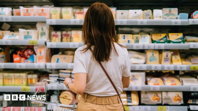 Aldi boss says some loyalty discounts ‘dupe’ customers