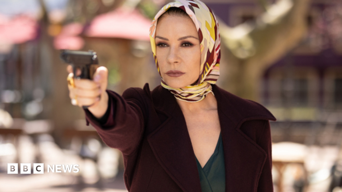 Catherine Zeta-Jones praised by fans for using Welsh accent in TV series