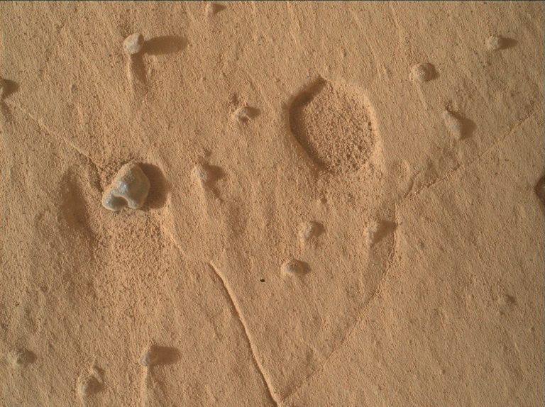Curiosity Blog, Sols 4988-4994: More New Tricks for an Old Dog