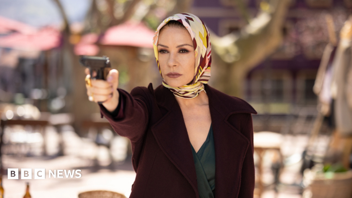 Fans praise Catherine Zeta-Jones for using her Welsh accent in new series