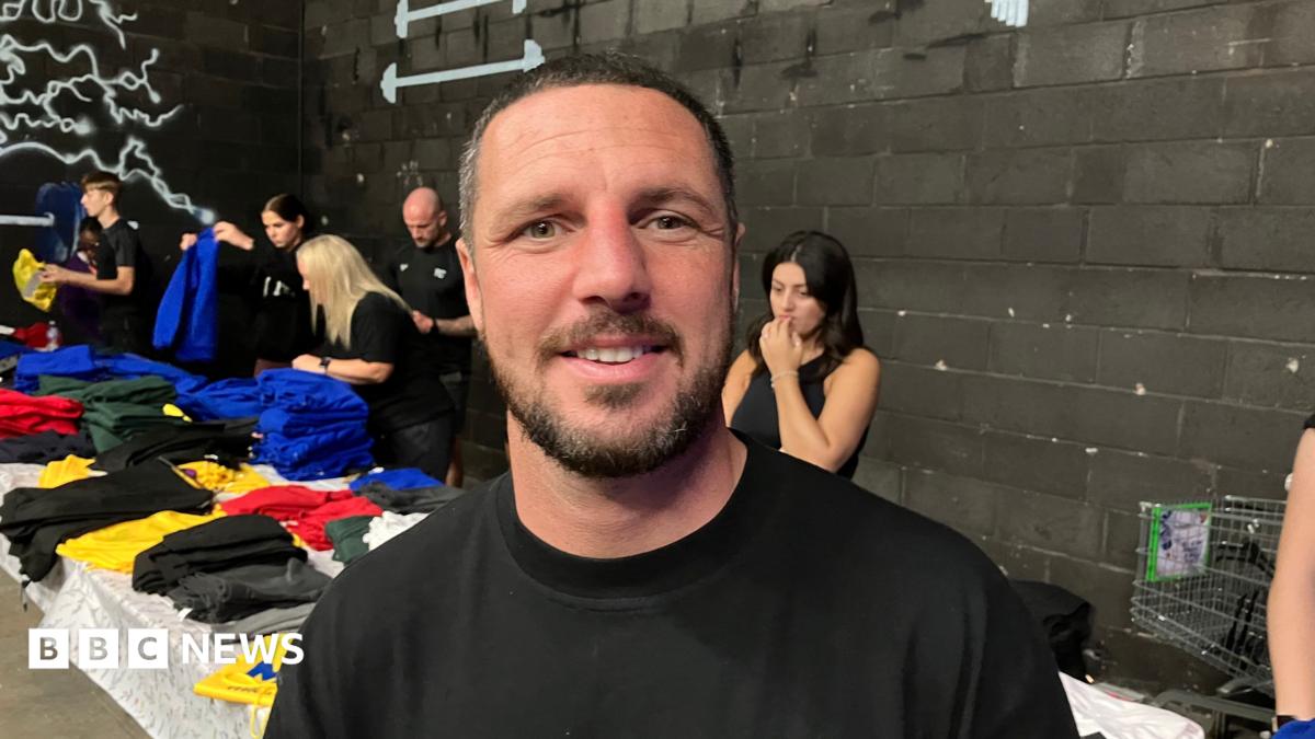 Former boxer to host annual school uniform giveaway