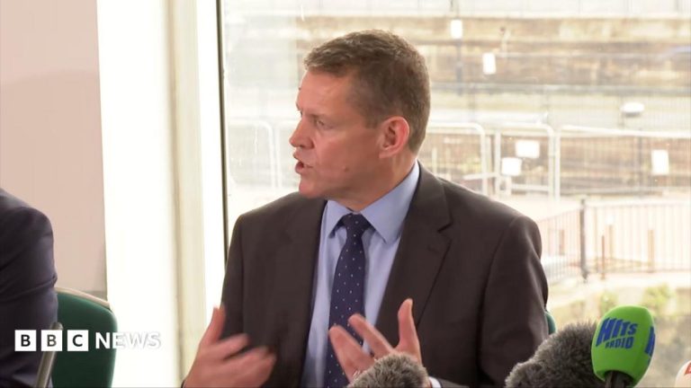 ‘It’s up to the people to decide their future’