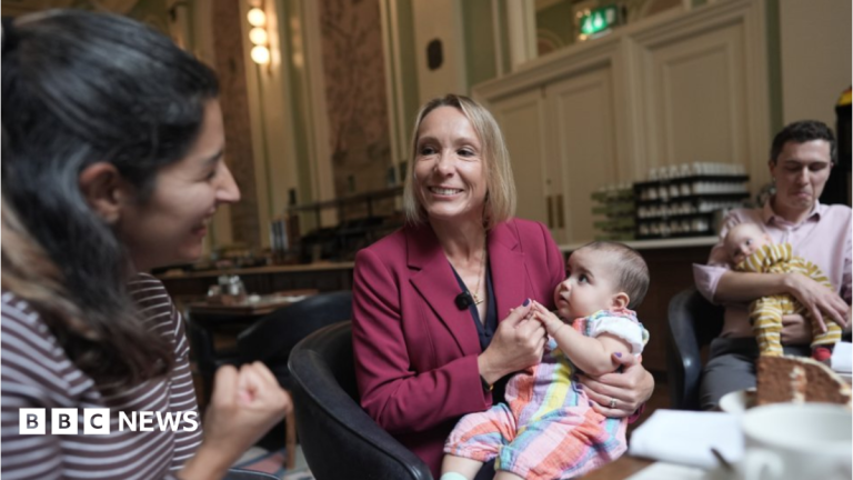 Lib Dems call for action to improve safety in maternity care