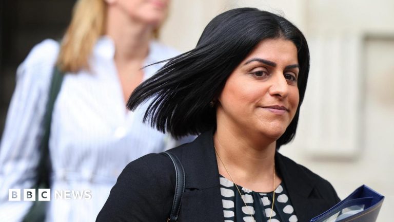 Mahmood to reopen scheme to resettle refugees in the UK