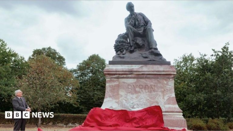 Marooned Lord Byron statue returns to Hyde Park