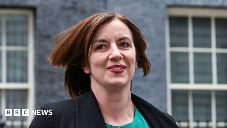 Phillipson sets up ‘class unit’ as social mobility advisers ditched