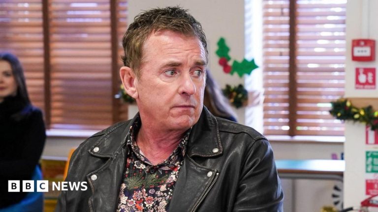 Shane Richie pleads not guilty to drink-driving