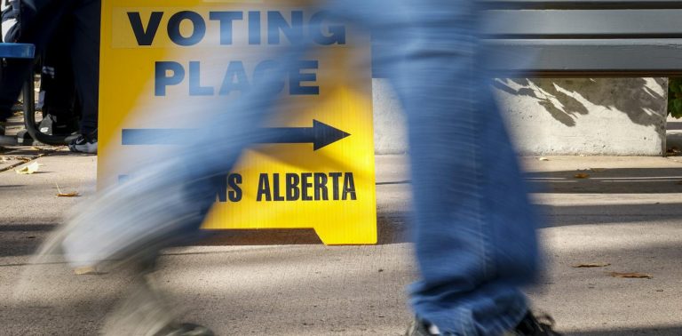Alberta and Québec referendums test Canadian unity amid hostility from the U.S.