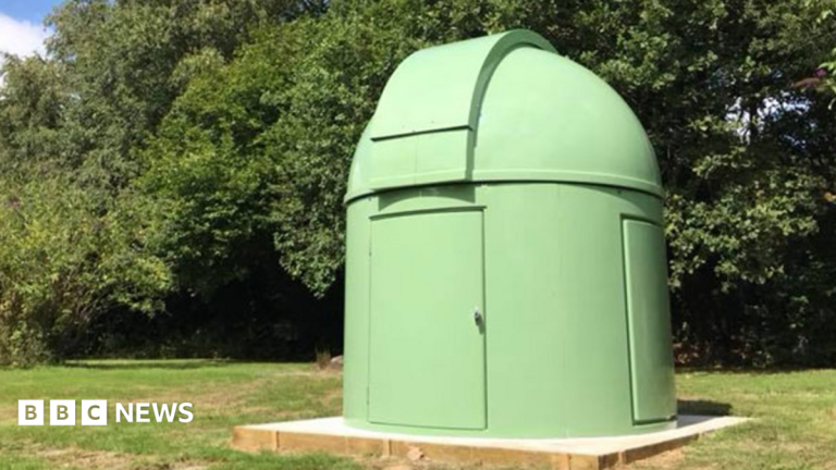 Astronomers get permission for mini-observatory