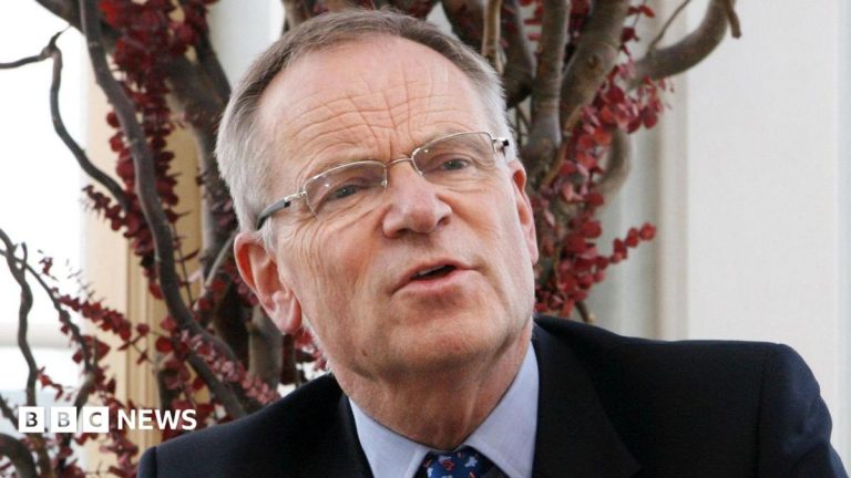 Jeffrey Archer: bestselling novelist whose political career ended in scandal