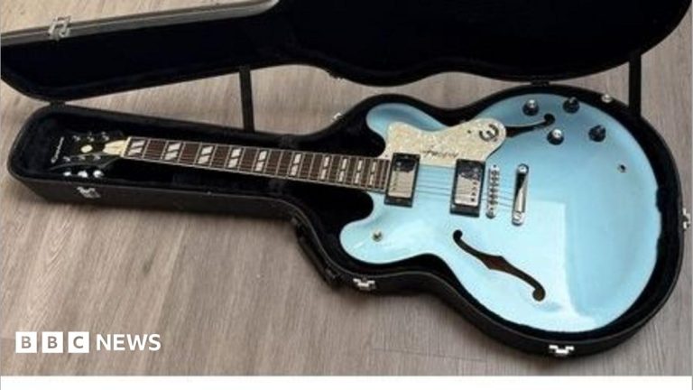 Noel Gallagher guitar sells for £12,000 at auction