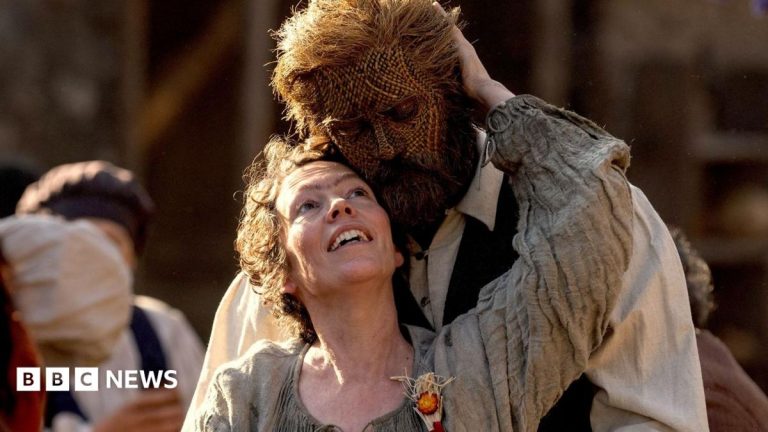Olivia Colman on viral Wicker memes: ‘This has never happened to me before’