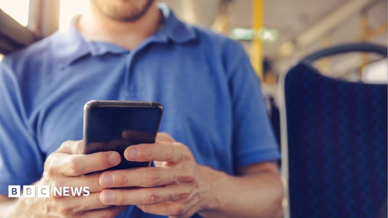 People playing loud music on buses could face £100 fine