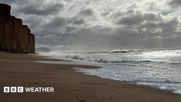 Second storm to hit UK with more wind and rain as thousands remain without power
